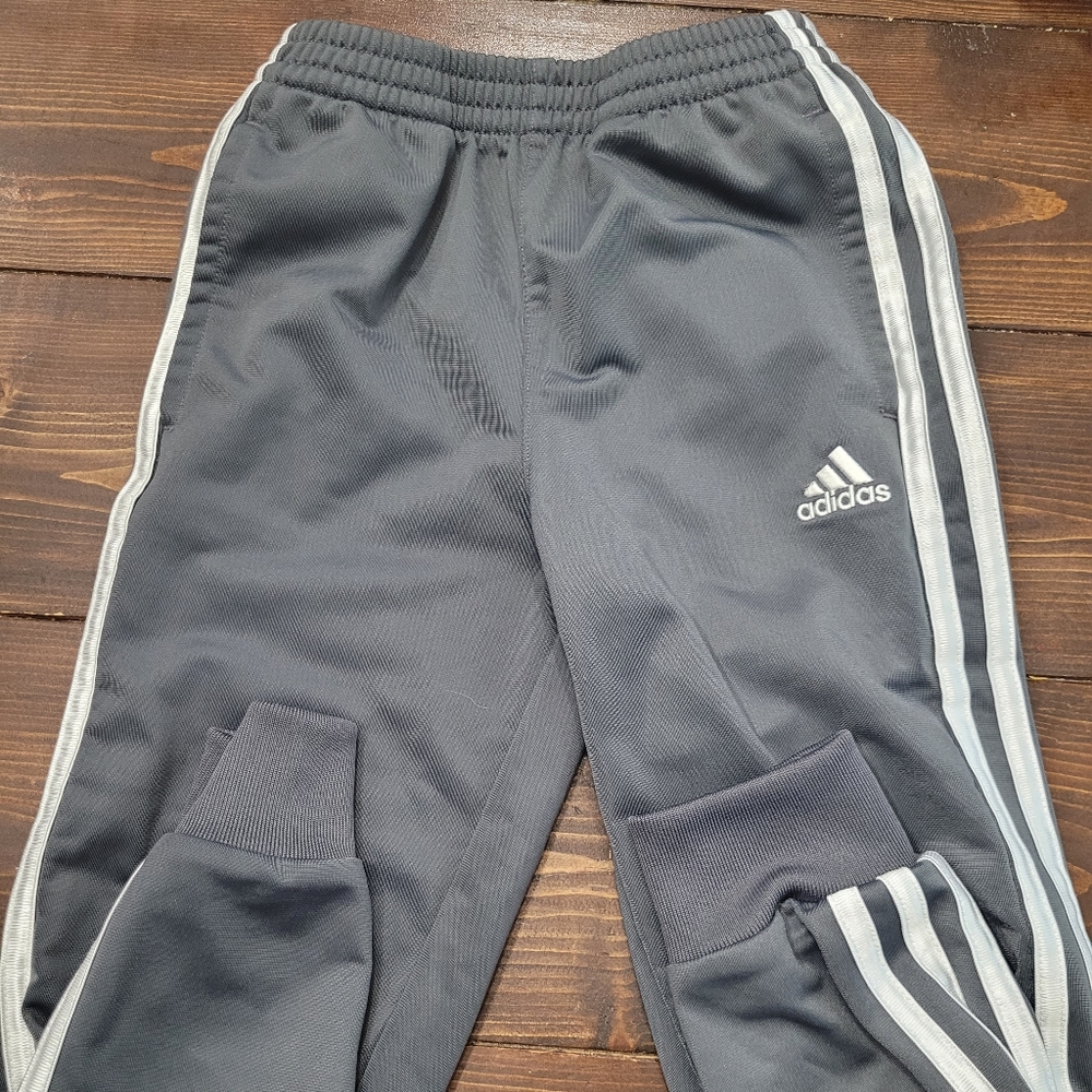 Boys Adidas Joggers (size 6)